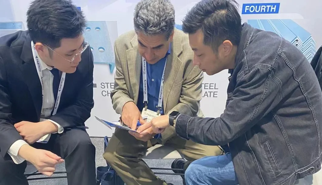 ماشین برش لیزری فیبر مبادله میز 380V / 50HZ برای صفحه فولاد کربن 9