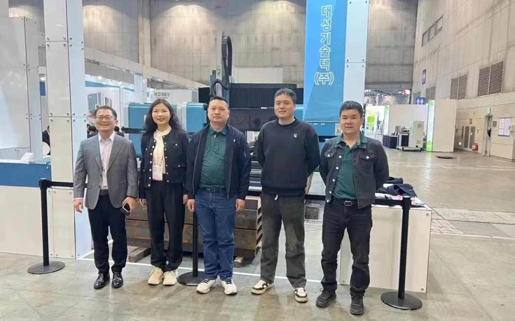 ماشین برش لوله لیزری CNC 1500w 0-300r/min سرعت پیچ 9